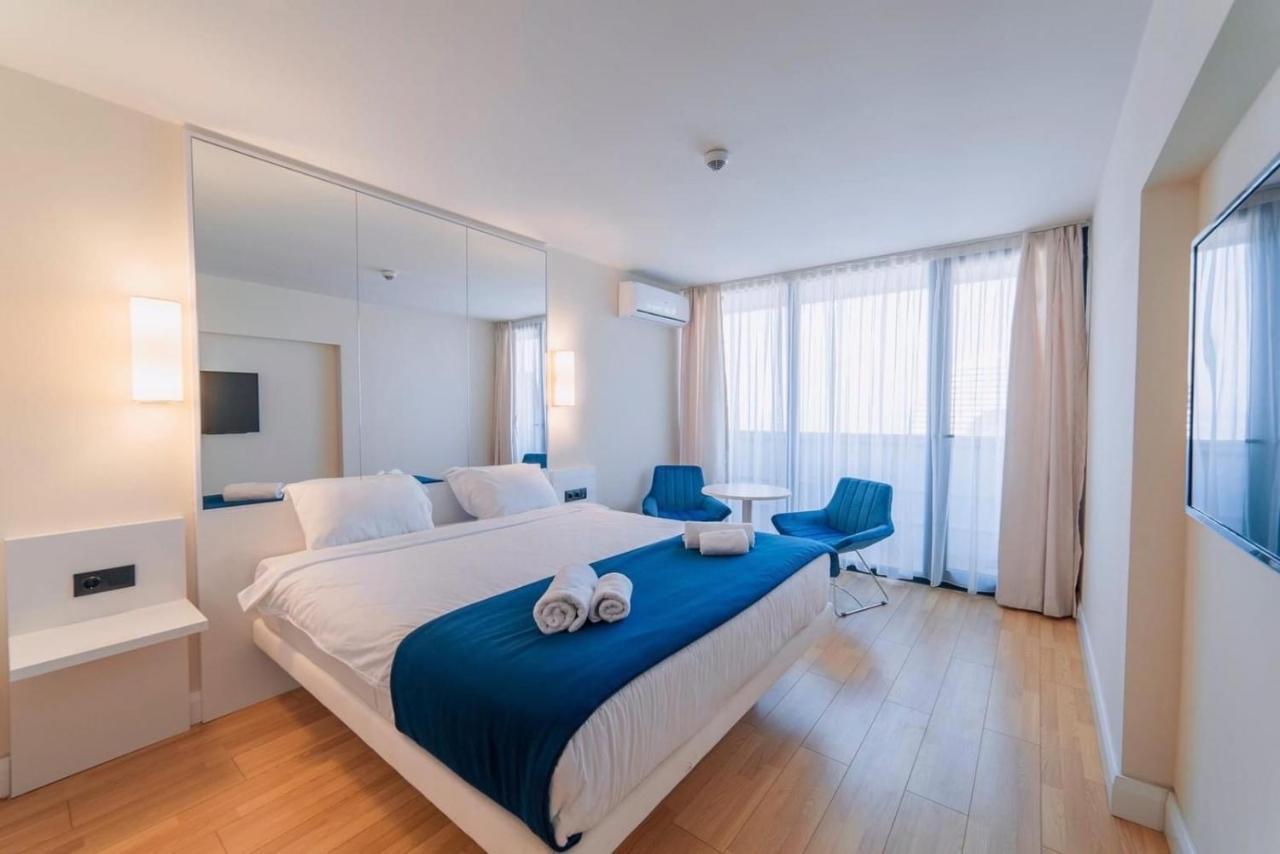 Panorama Aparthotel Orbi City Batumi Exterior foto