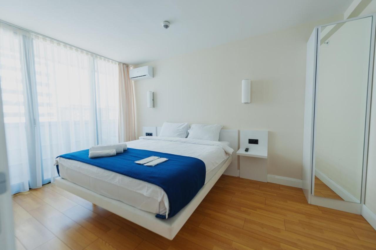 Panorama Aparthotel Orbi City Batumi Exterior foto