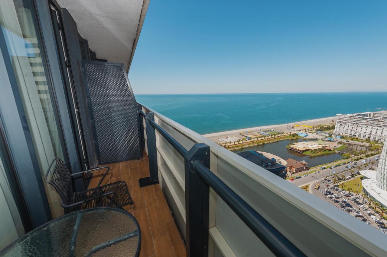Panorama Aparthotel Orbi City Batumi Exterior foto
