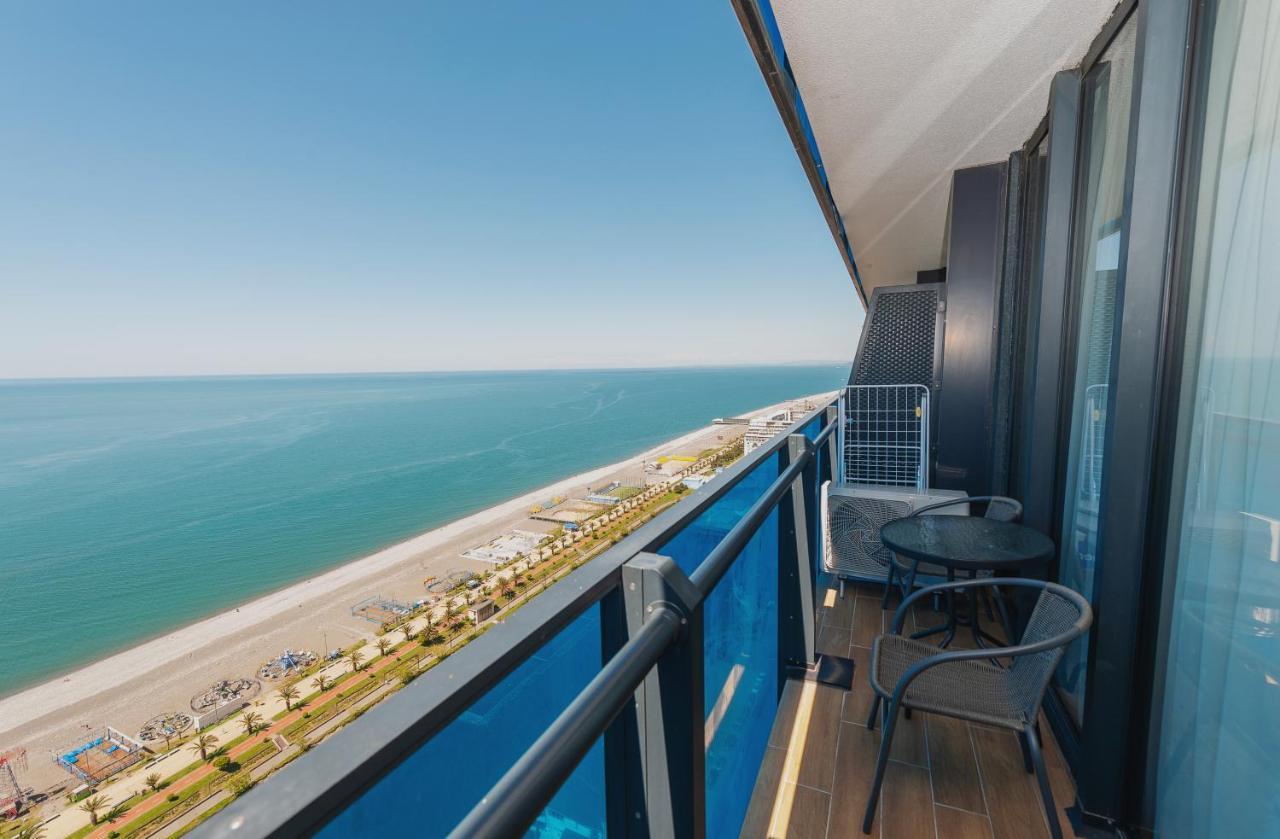 Panorama Aparthotel Orbi City Batumi Exterior foto